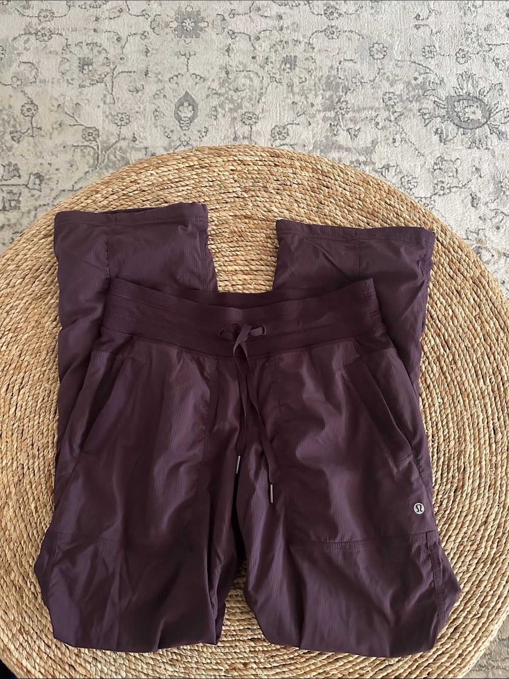 Lululemon Studio Pant III (Regular) (Lined)
Darkest Magenta Size 6